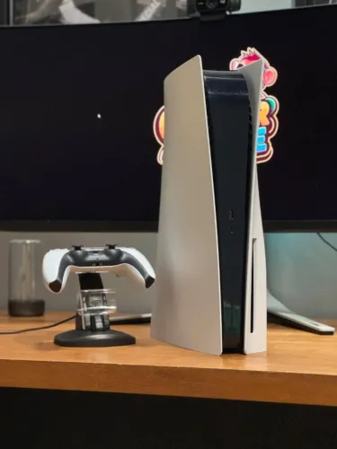 PS5 Fat Mídia Física 825GB + Base carregadora - Somos Loja - Garantia
