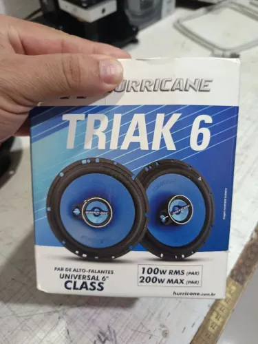 Alto falante marca Hurricane triak6