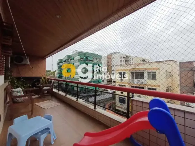 Apartamento : Padrão / Residencial / Vila Valqueire