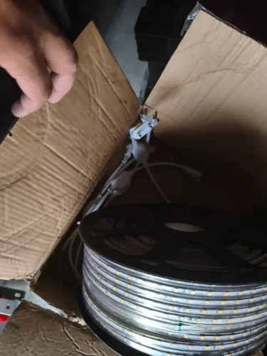 Rolo de fita de led blindada 220v na precisa de fonte 