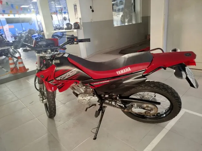 Vendo XTZ 125 XE 2014 Quitada, Emplacada, Pneus Novos Raios Cromados Guidão Esportivo