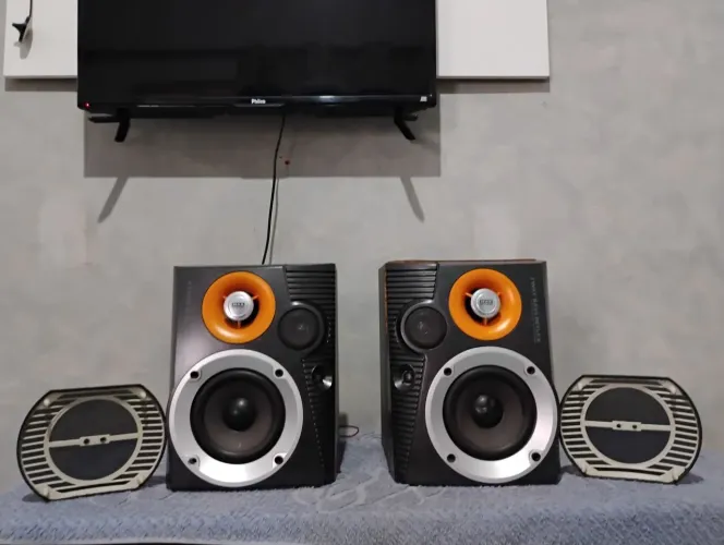 Duas Caixas de som Philips 3way Max Bass