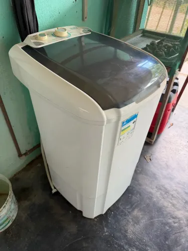 Tanquinho de lavar roupa