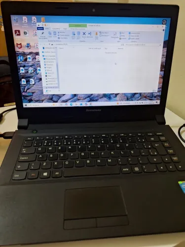 Computador Lenovo.