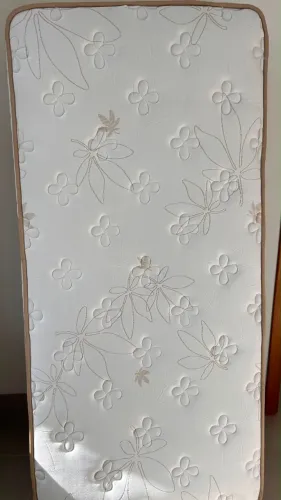 Colchão de solteiro com molas ensacadas
