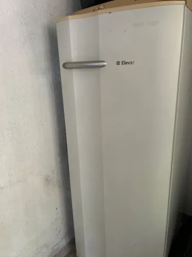 Doação Geladeira Electrolux