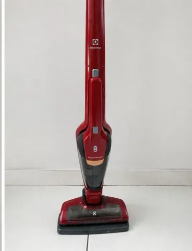 Aspirador de Pó Vertical Sem Fio Electrolux Ergorapido 2 em 1