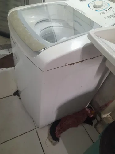Maquina de lavar , está funcionando perfeitamente, mais esta vazando um pouco
