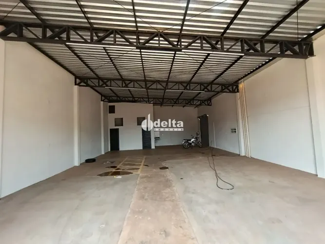 Galpão disponível locação no bairro Santa Mônica em Uberlândia-MG