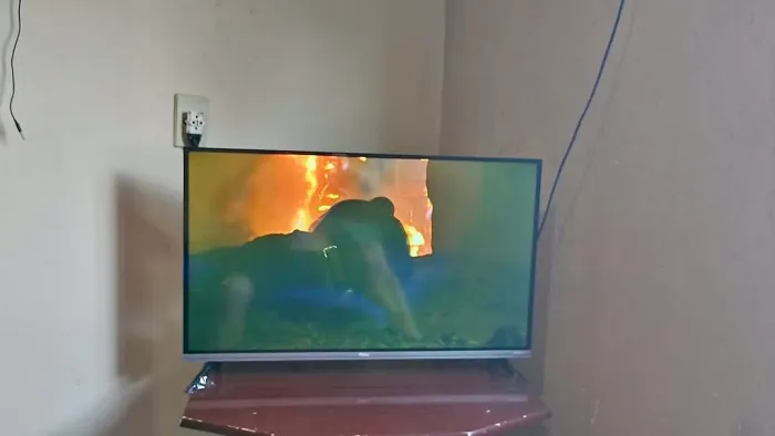 Vendo uma smartv de 32 polegadas está na garantia até dezembro.interessados, chama no ch