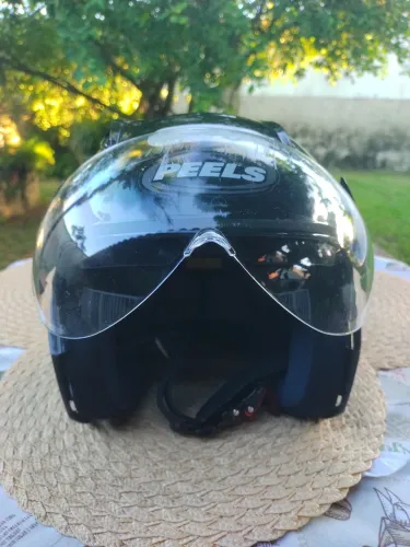 Capacete Usado com viseira e óculos