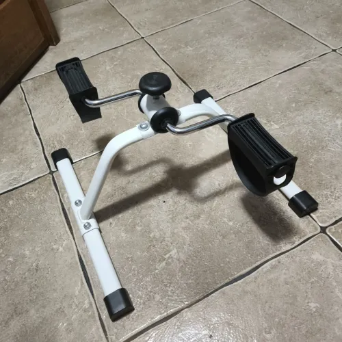 *MINI BICICLETA ERGOMÉTRICA PARA FISIOTERAPIA*