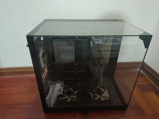 Gabinete Gamer Grand Tokyo + Ventoinhas e Apoio de GPU de brinde