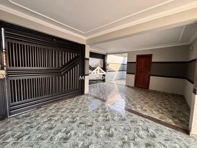 Casa à venda com 3 quartos e edícula no bairro Santa Terezinha, com 227 m² de terreno - Pi