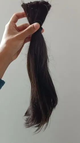 Cabelo preto, liso natural. 40 cm