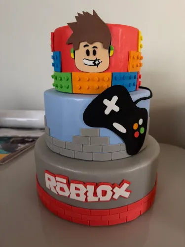 Bolo cenográfico fake - Roblox