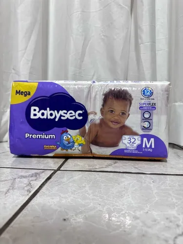 Fralda Babysec Premium - Galinha Pintadinha (M - 32 Unidades)
