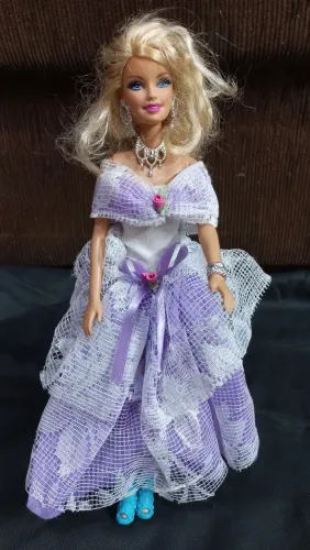 Boneca barbie doll