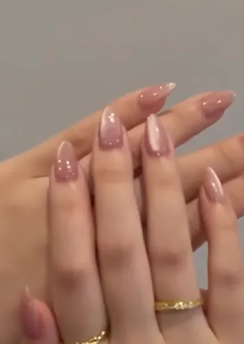 Preciso de manicure que faça gel alongamento que queria trabalhar ou alugar espaço 
