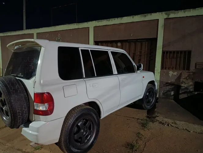 Mitsubishi Pajero IO SE 1.8 16V Aut. 2001