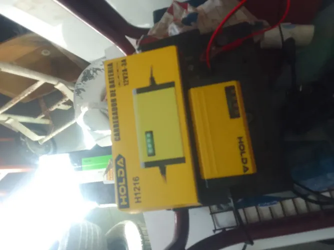 Carregador de bateria para automovel e moto