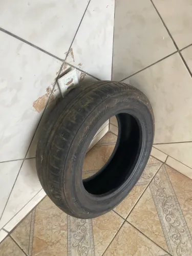 Pneu Sentiva 185/60 R15 - Para Reaproveitamento ou Descarte