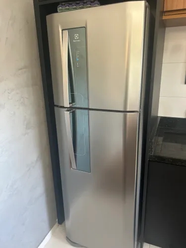 Geladeira Electrolux 382L