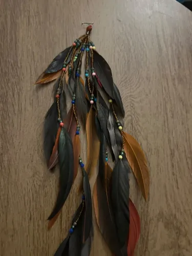 brinco de penas artesanal