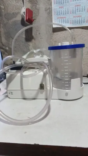 Aspirador de Sonda semi novo vai com dous produtos pra aspirar