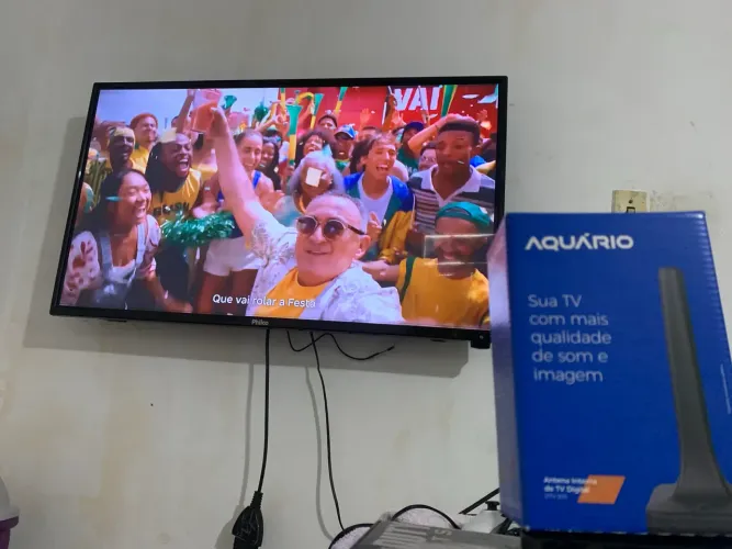 TV PHILCO LED 43 (IMPECÁVEL!) + antena digital AQUÁRIO