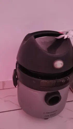 Aspirador de pó e água Electrolux 18L