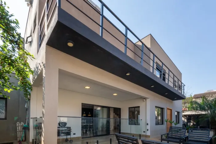 Casa de vila para venda em Brooklin com 3 quartos, sendo 3 suítes, 188m²