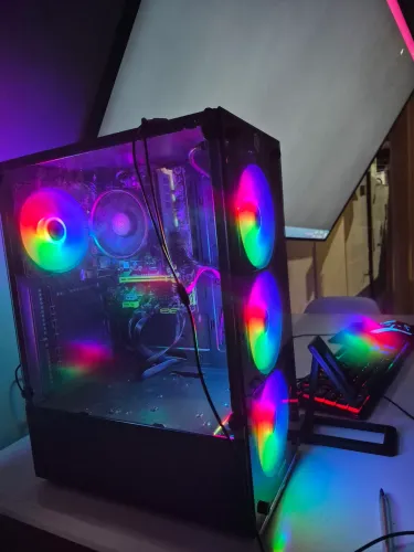 PC Ryzen 7 5700G 16GB RAM SSD 512GB RGB + teclado, mouse e fone