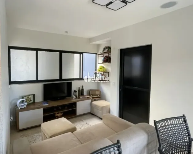 Apartamento Semi-Mobiliado com 2 quartos sendo 1 suíte disponível para locação e venda no