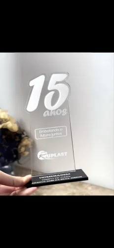 Placas, tábuas, troféus, chaveiro, acrílico, brindes e muitos mais 