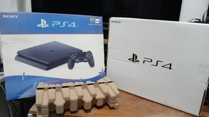 Caixa PS4 Slim 1 Tb Original com Berços