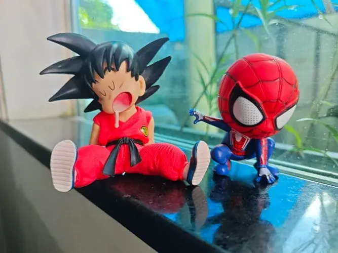 Miniatura homem aranha / Goku Dormindo R$ 40,00 Unidade