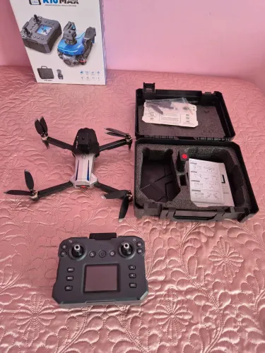 Drone K16Max com Tela no Controle Câmera HD Motor Brushless 2 Baterias maleta e acessorios