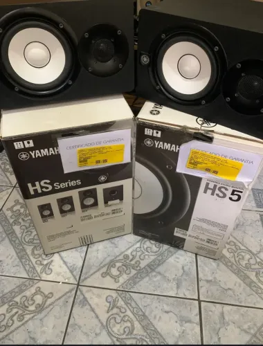 MONITOR YAMAHA HS5 ( DEFEITO CAPACITOR )