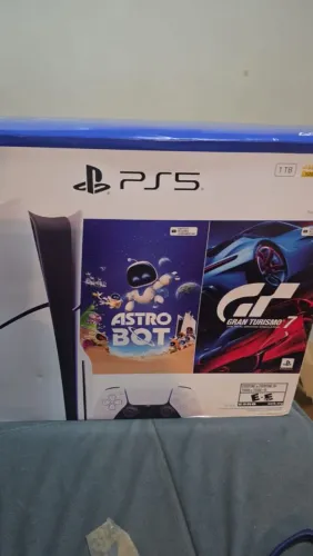 Vendo ps5 slim com leitor 6 meses de uso na garantia console impecável e com nota fiscal