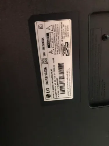 Vendo tv lg retirada de peças problema no display mais falaram que tem concerto pra buscar