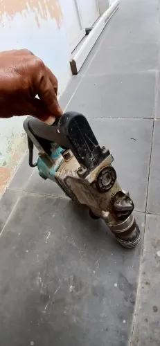 Vende se martelete marca paralela em funcionando