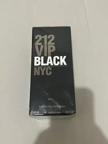 Perfume Carolina Herrera 212 black vip