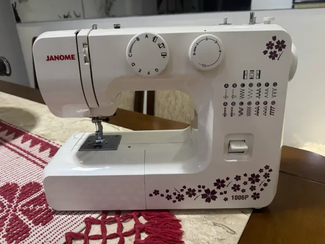 Máquina de costura portátil