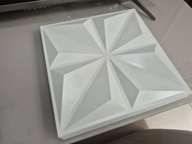 Placa decorativa Direct Borrachas, tamanho 30 X 30. Disponível para uma parede de 3 metros