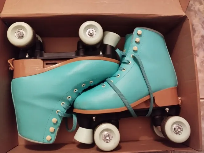 Patins Retrô Azul Ajustável 35-38 com Caixa Original (Aceito negociações)