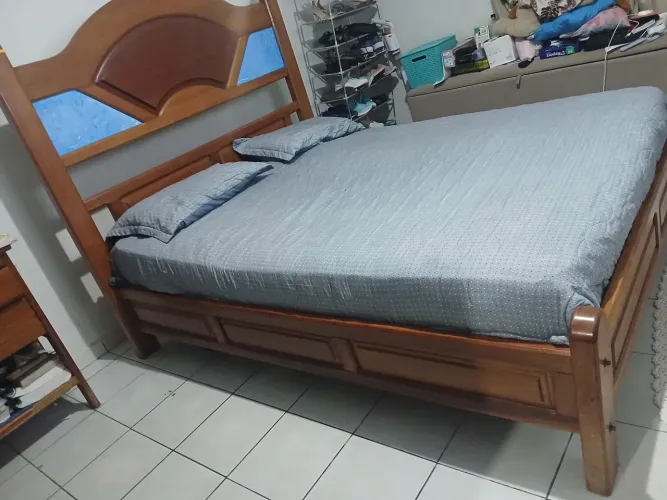 Desapego de cama com colchão