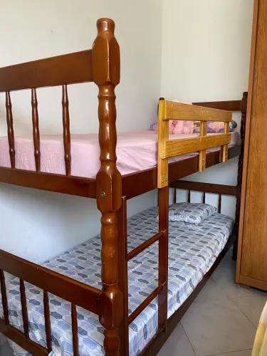 Vende-se Beliche de Madeira Marrom 