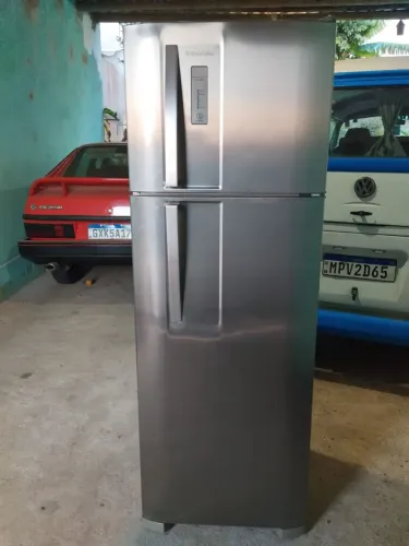 Vendo barato geladeira Electrolux frost free inox 6 meses de uso
