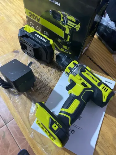  Parafusadeira a Bateria 20v Nova Na Caixa 